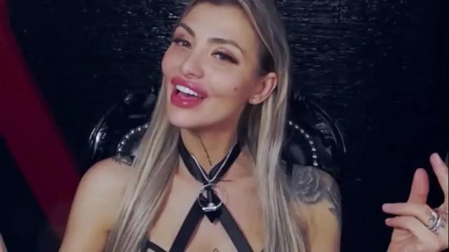 Image 10 of fetishsarah Stream on Chaturbate on 1 month ago