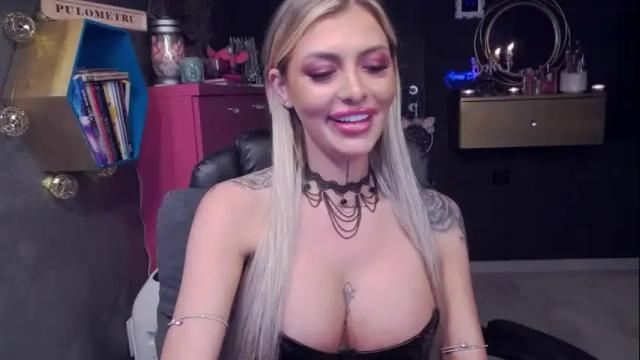 Image 6 of fetishsarah Stream on Chaturbate on 24 days ago