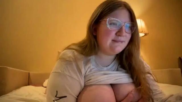 Image 10 of fiechenh Stream on Chaturbate on 16 months ago