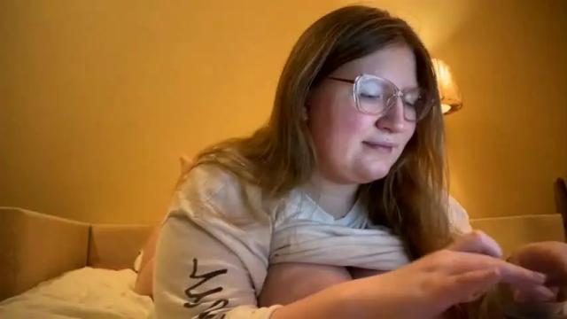 Image 12 of fiechenh Stream on Chaturbate on 16 months ago
