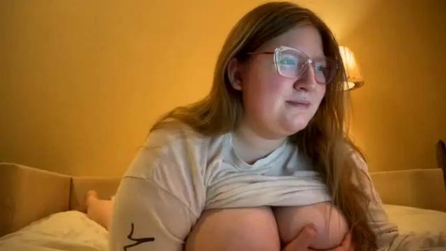 Image 8 of fiechenh Stream on Chaturbate on 16 months ago