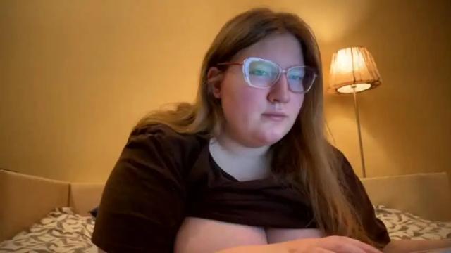 Thumbnail 1, fiechenh's Stream at Chaturbate, 15 months ago