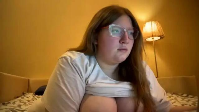 Image 6 of fiechenh Stream on Chaturbate on 15 months ago