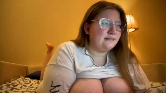 Image 6 of fiechenh Stream on Chaturbate on 14 months ago
