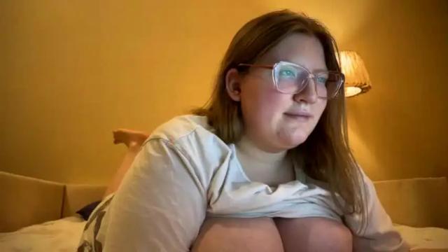 Image 6 of fiechenh Stream on Chaturbate on 13 months ago