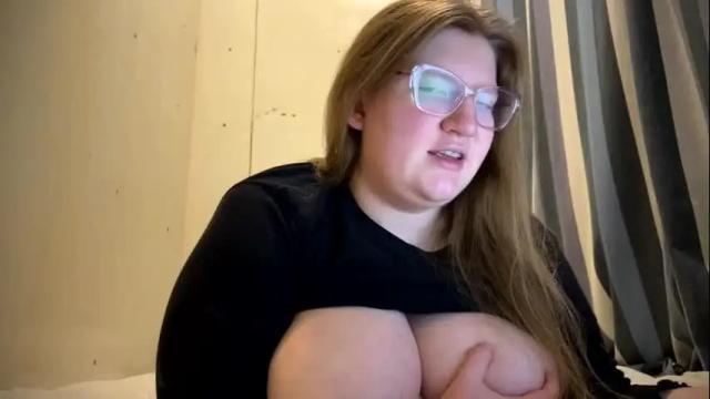 Thumbnail 1, fiechenh's Stream at Chaturbate, 2 months ago