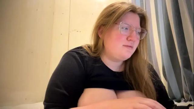 Image 2 of fiechenh Stream on Chaturbate on 2 months ago