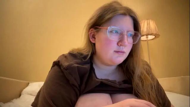 Image 10 of fiechenh Stream on Chaturbate on 2 months ago