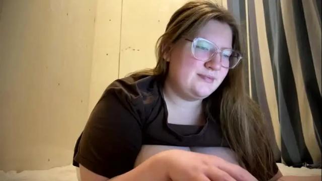Image 12 of fiechenh Stream on Chaturbate on 2 months ago