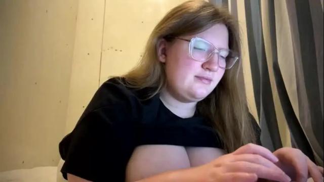 Thumbnail 1, fiechenh's Stream at Chaturbate, 1 month ago