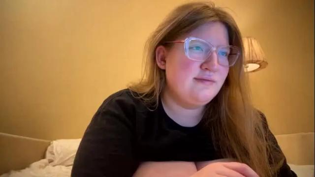 Image 2 of fiechenh Stream on Chaturbate on 1 month ago