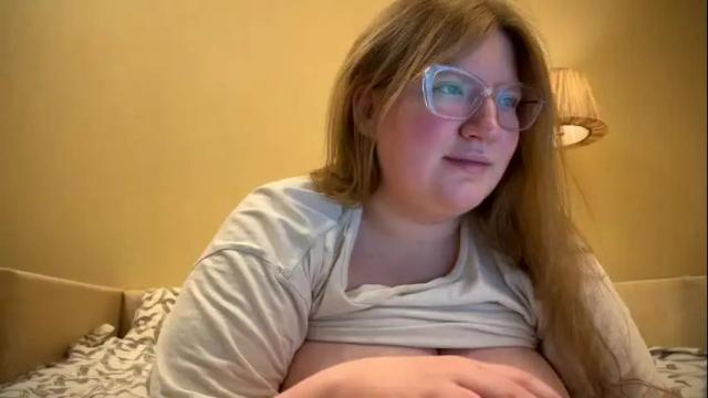 Image 11 of fiechenh Stream on Chaturbate on 1 month ago