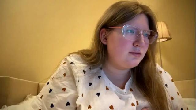 Image 2 of fiechenh Stream on Chaturbate on 29 days ago