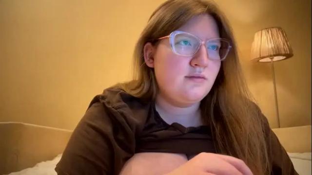 Image 10 of fiechenh Stream on Chaturbate on 6 months ago