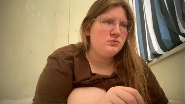 Image 10 of fiechenh Stream on Chaturbate on 6 months ago