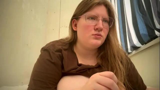 Image 11 of fiechenh Stream on Chaturbate on 6 months ago