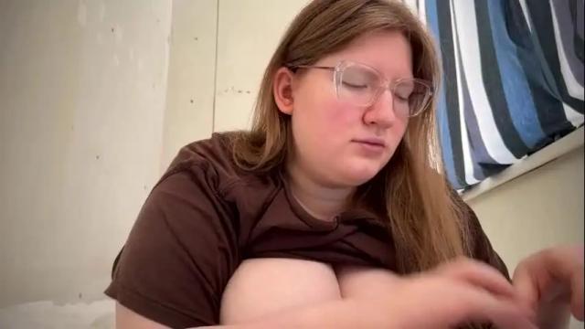 Image 4 of fiechenh Stream on Chaturbate on 6 months ago