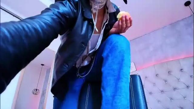 Image 3 of fieramadame Stream on Chaturbate on 1 day ago