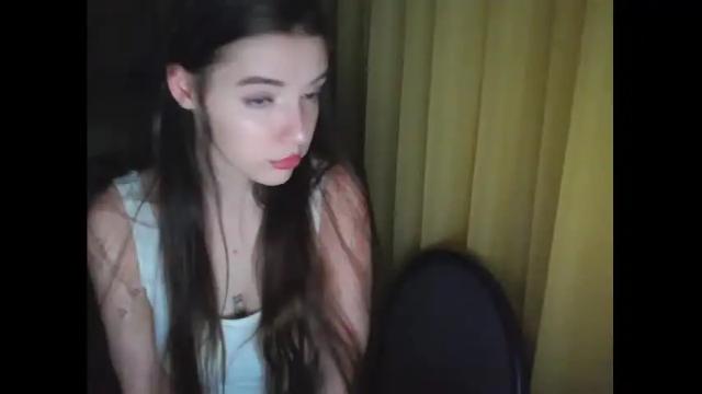 Image 2 of fikilukash Stream on Chaturbate on 18 months ago