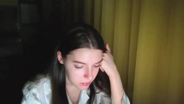 Image 2 of fikilukash Stream on Chaturbate on 18 months ago