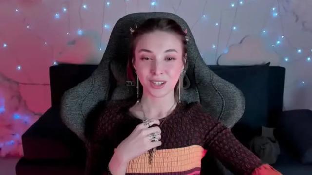 Image 8 of filipinaadams Stream on Chaturbate on 13 months ago