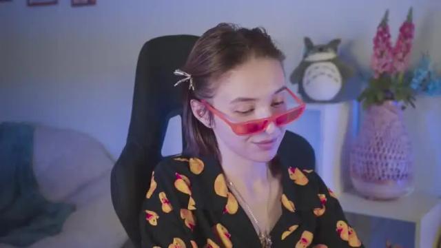 Image 10 of filipinaadams Stream on Chaturbate on 13 months ago