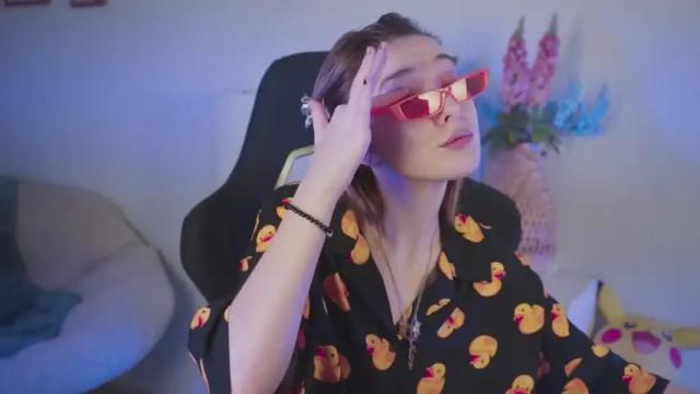 Image 4 of filipinaadams Stream on Chaturbate on 13 months ago