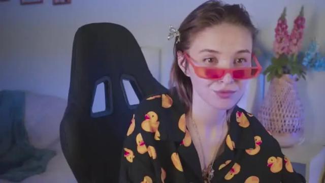 Image 8 of filipinaadams Stream on Chaturbate on 13 months ago