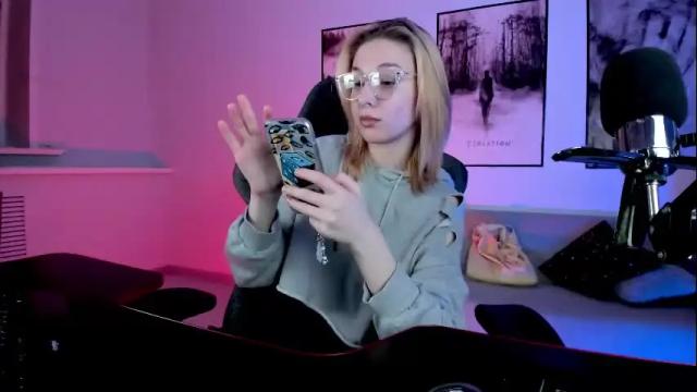 Image 3 of filipinaadams Stream on Chaturbate on 1 month ago