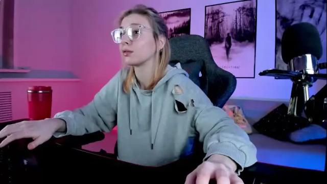 Image 7 of filipinaadams Stream on Chaturbate on 1 month ago