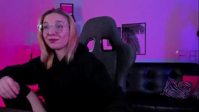 Image 12 of filipinaadams Stream on Chaturbate on 1 month ago