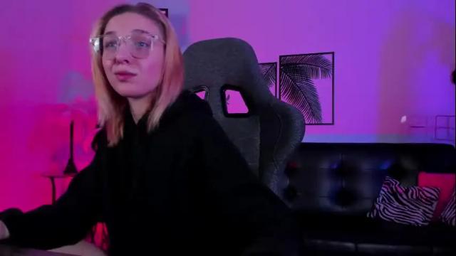 Image 8 of filipinaadams Stream on Chaturbate on 1 month ago