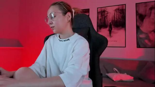 Image 12 of filipinaadams Stream on Chaturbate on 1 month ago