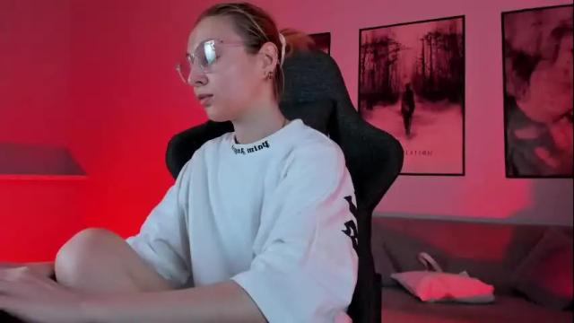 Image 4 of filipinaadams Stream on Chaturbate on 1 month ago