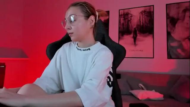Image 7 of filipinaadams Stream on Chaturbate on 1 month ago