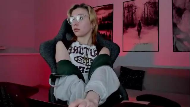 Image 4 of filipinaadams Stream on Chaturbate on 1 month ago