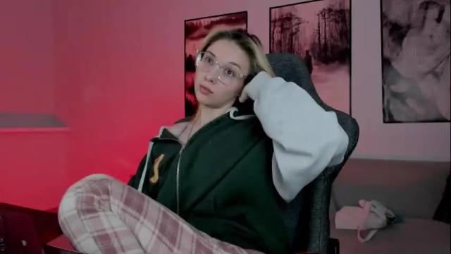 Image 8 of filipinaadams Stream on Chaturbate on 1 month ago