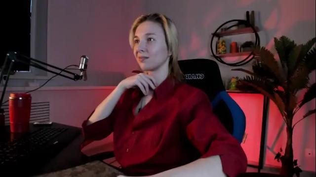 Image 2 of filipinaadams Stream on Chaturbate on 1 month ago