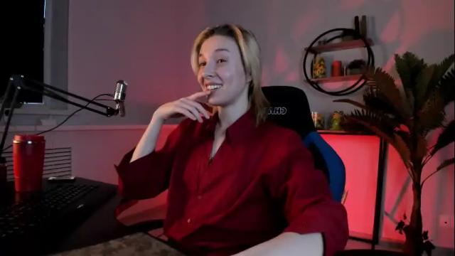 Image 3 of filipinaadams Stream on Chaturbate on 1 month ago