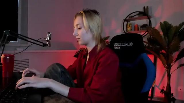 Image 7 of filipinaadams Stream on Chaturbate on 1 month ago