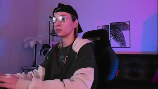 Image 11 of filipinaadams Stream on Chaturbate on 1 month ago