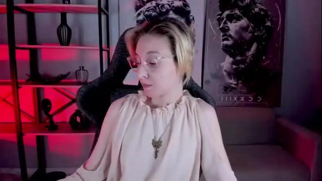 Image 12 of filipinaadams Stream on Chaturbate on 28 days ago