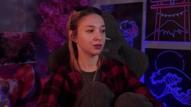 Image 7 of filipinaadams Stream on Chaturbate on 11 days ago