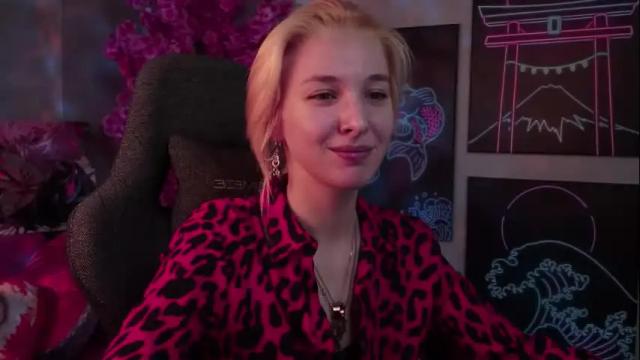 Image 3 of filipinaadams Stream on Chaturbate on 7 days ago