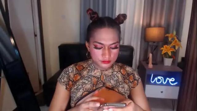 Image 7 of filthybarbie Stream on Chaturbate on 18 months ago