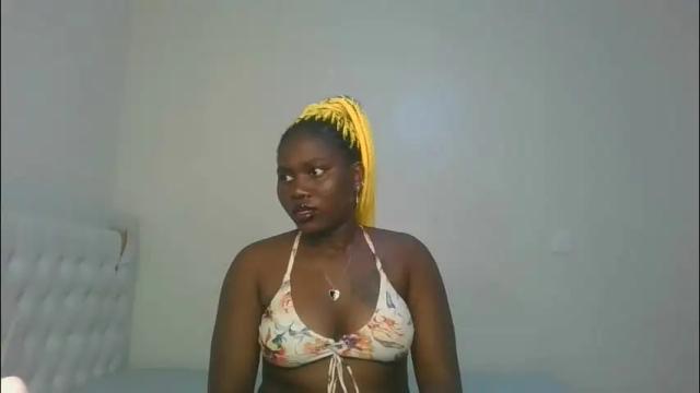 Image 2 of fine_melanie Stream on Chaturbate on 1 month ago