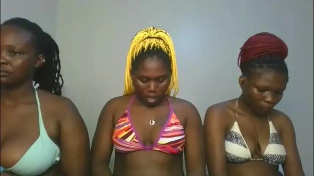 Image 3 of fine_melanie Stream on Chaturbate on 24 days ago