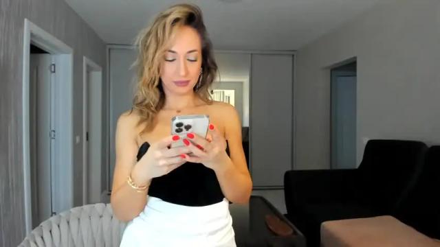 Image 10 of finestchantilly Stream on Chaturbate on 3 months ago