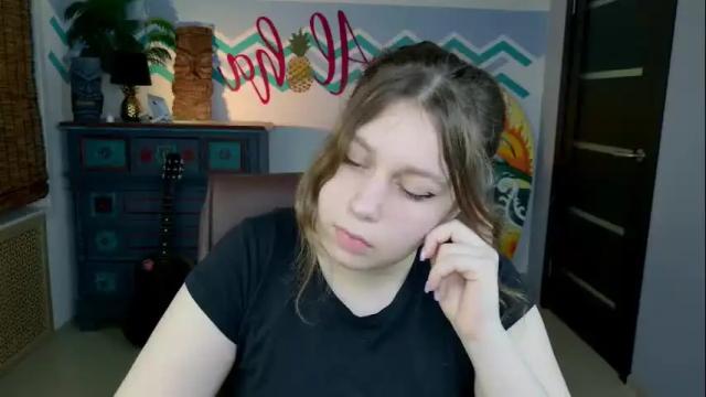 Image 3 of fioramarmoris Stream on Chaturbate on 26 days ago
