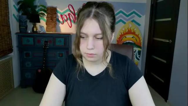 Image 7 of fioramarmoris Stream on Chaturbate on 26 days ago